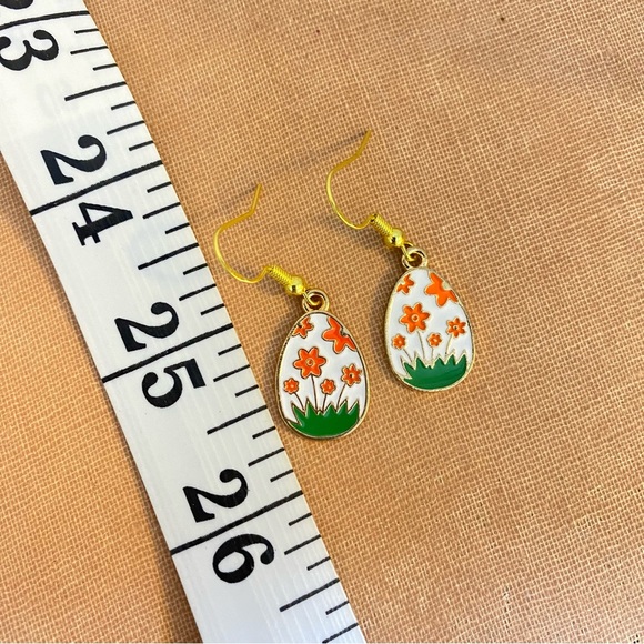 Flowers & Grass Egg Earrings Gold Tone - Picture 3 of 3
